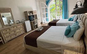 Coco Rio Hotel - Mamitas Beach Area